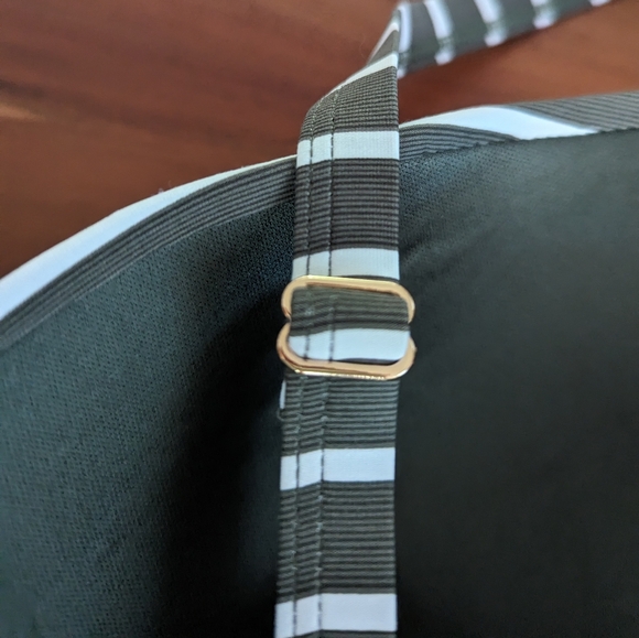 Sea Level Chamarel Cross Front Moulded Underwire D-DD Cup Bikini Top - Picture 9 of 10